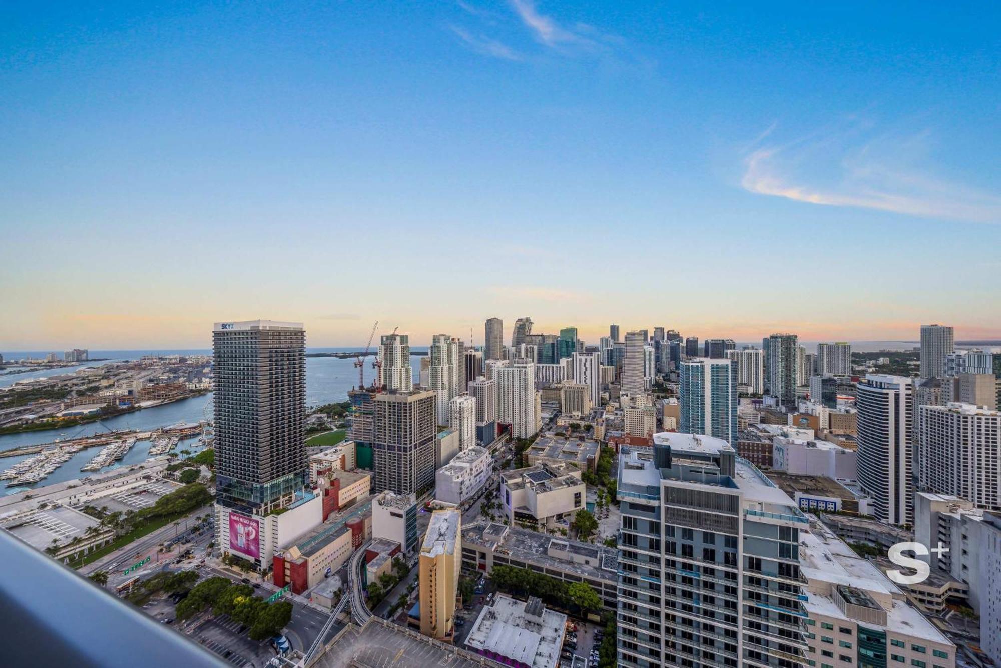 Apartamento Luxury 1-br Ph With Breathtaking Downtown Views